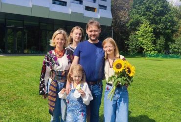 Безопасных городов нет: WP рассказал, как сейчас живет львовянин, семью которого убила Россия