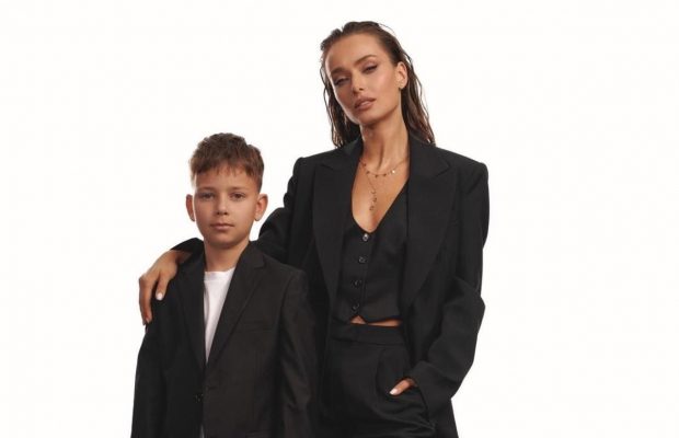 Ксенія Мішина відвела сина до школи та показала фото зі святкової лінійки