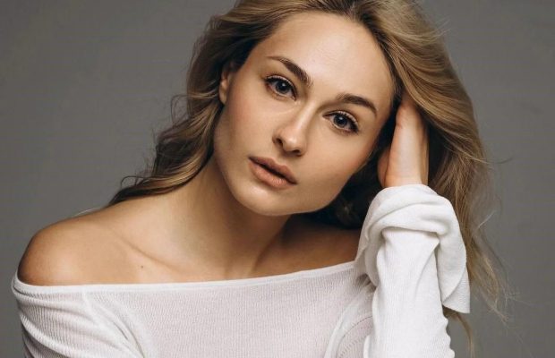 Відома українська акторка відверто розповіла про заробітки під час війни
