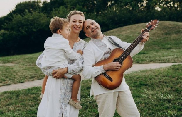 "Мені дуже важко": дружина Віктора Павліка зі сльозами на очах розповіла про здоров'я сина