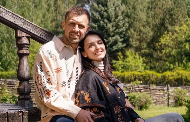 Відома ведуча відповіла, чому вийшла заміж лише після 18 років стосунків