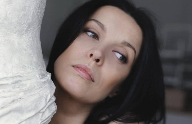 Відома українська акторка зізналася, що ледве не зробила аборт: "Я була ще зовсім дитиною"