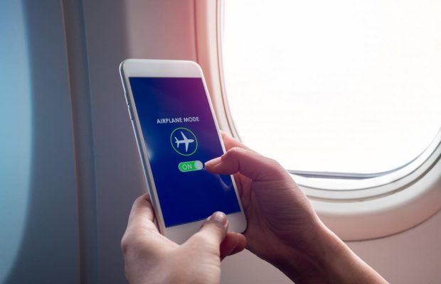 Что будет, если включить на телефоне "режим полета": зачем нужна эта функция