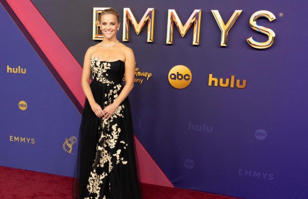 Кинопремия "Эмми-2024": самые яркие образы звезд на красной дорожке (фото)