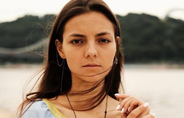 Зірка "Кріпосної" зізналася, як сприйняла рішення чоловіка піти на фронт: "Зараз такий час"