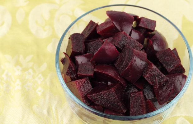 Буряк потрібно варити тільки так: не буде водянистим і збереже яскравий колір