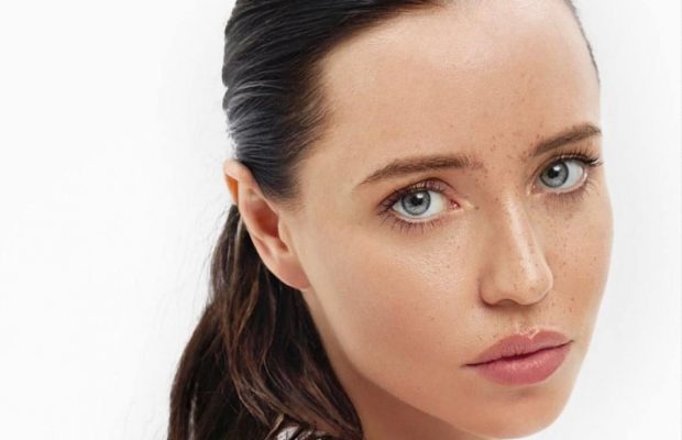 "Мурахи просто по шкірі": Надя Дорофєєва заспівала пісню-присвяту українським матерям (відео)