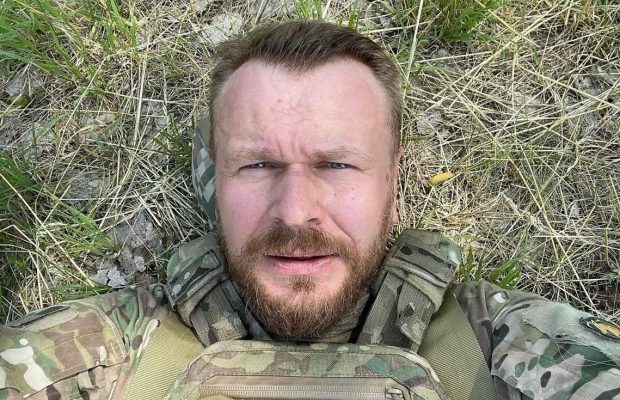 Відомий український співак-воїн розповів про заробіток на службі: "Мені недостатньо цих грошей"
