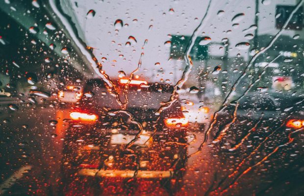 Когда нужно включать "противотуманки", чтобы не влепили штраф: объяснение адвоката
