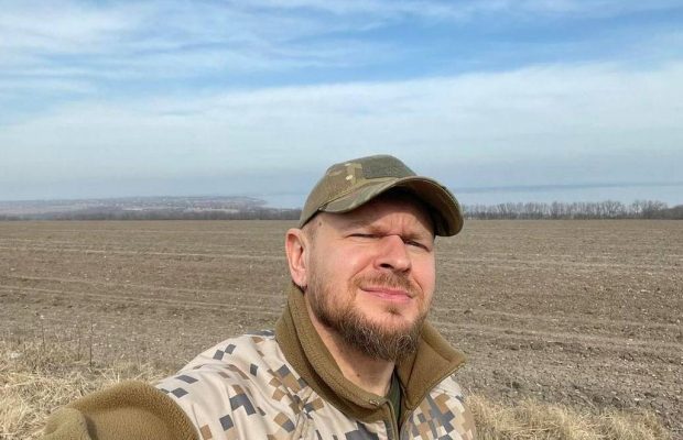 "Величезна несправедливість": відомий співак-воїн висловився про мобілізацію зірок