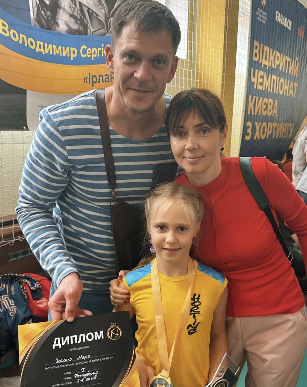 Андрій Ісаєнко з дружиною та донькою / Скріншот Instagram Андрій Ісаєнко з дружиною та донькою / Скріншот Instagram