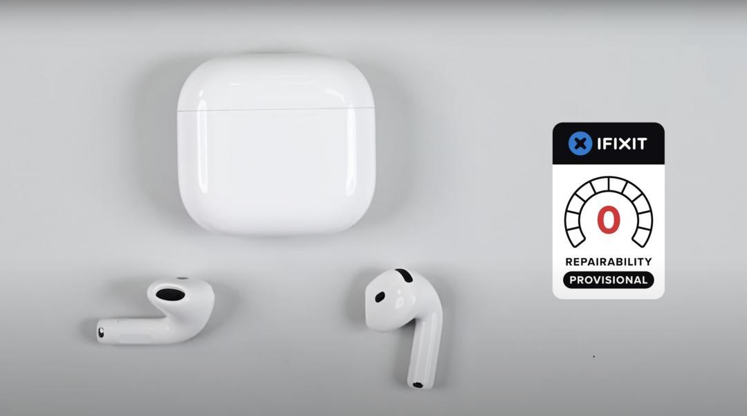 Отремонтировать AirPods 4 оказалось практически нереально / Скриншот с видео Отремонтировать AirPods 4 оказалось практически нереально / Скриншот с видео