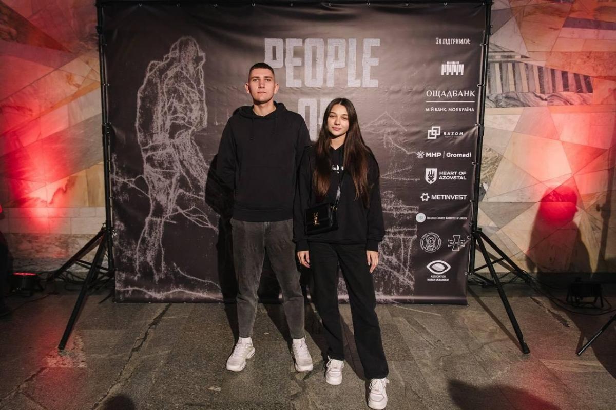 В Киеве состоялась премьера фильма 'Люди из стали' об обороне Мариуполя В Киеве состоялась премьера фильма 'Люди из стали' об обороне Мариуполя