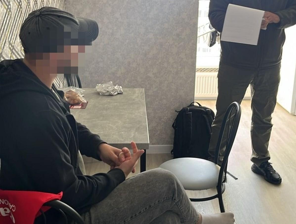 Правоохоронці затримали Гнезділова / фото ДБР Правоохоронці затримали Гнезділова / фото ДБР
