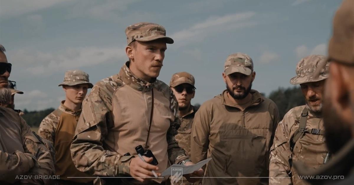 Командир "Азова" Денис Прокопенко поздравил бойцов с Днем создания УПА: "О лучших потомках нечего и мечтать" Командир "Азова" Денис Прокопенко поздравил бойцов с Днем создания УПА: "О лучших потомках нечего и мечтать"
