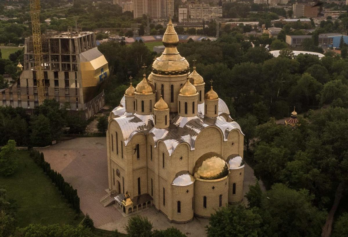 Прихожани УПЦ захопили собор у Черкасах / фото з Facebook-сторінки Володимира Рідного Прихожани УПЦ захопили собор у Черкасах / фото з Facebook-сторінки Володимира Рідного