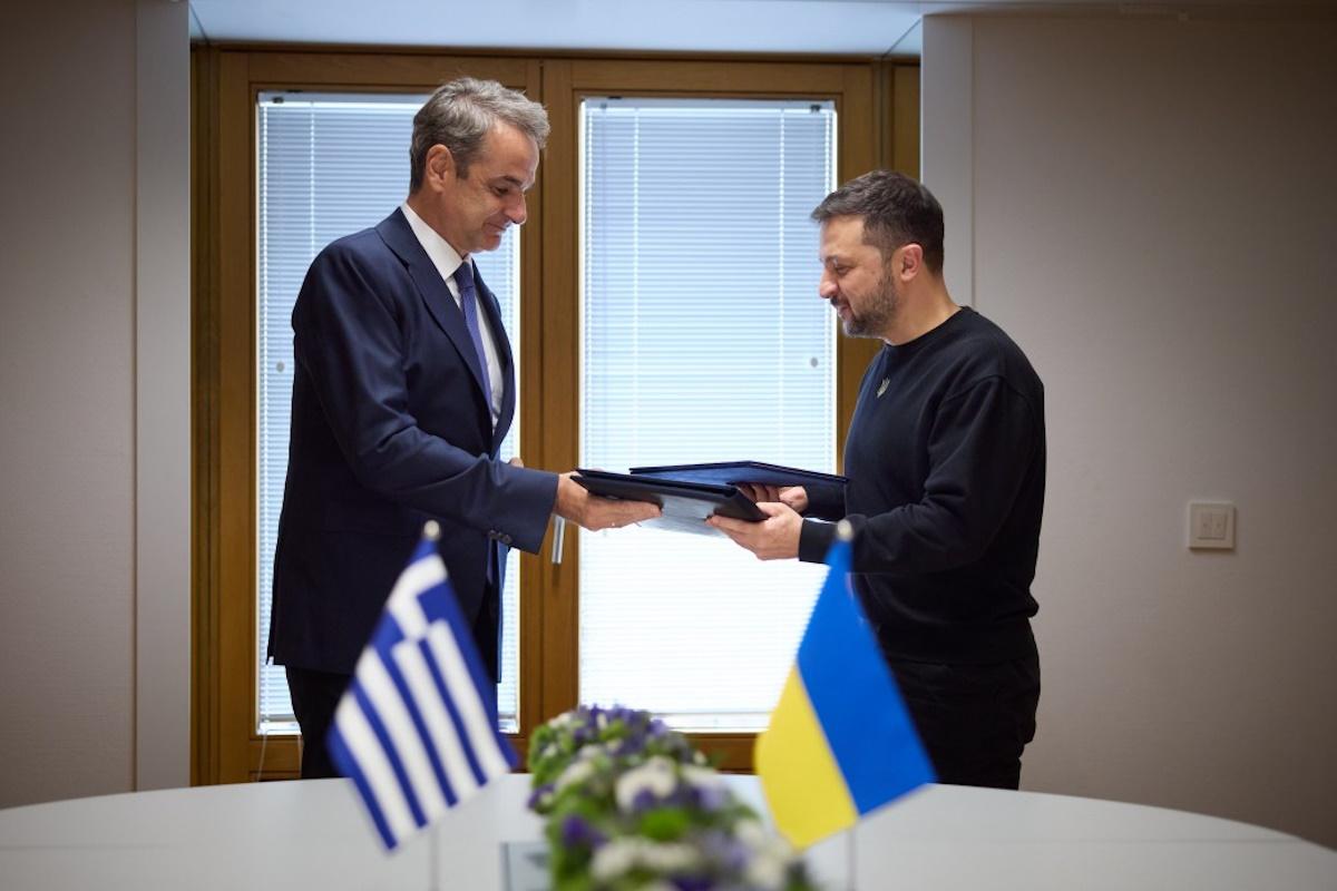 Підписи поставили президент Зеленський і прем’єр Греції Кіріакос Міцотакіс / фото president.gov.ua Підписи поставили президент Зеленський і прем’єр Греції Кіріакос Міцотакіс / фото president.gov.ua