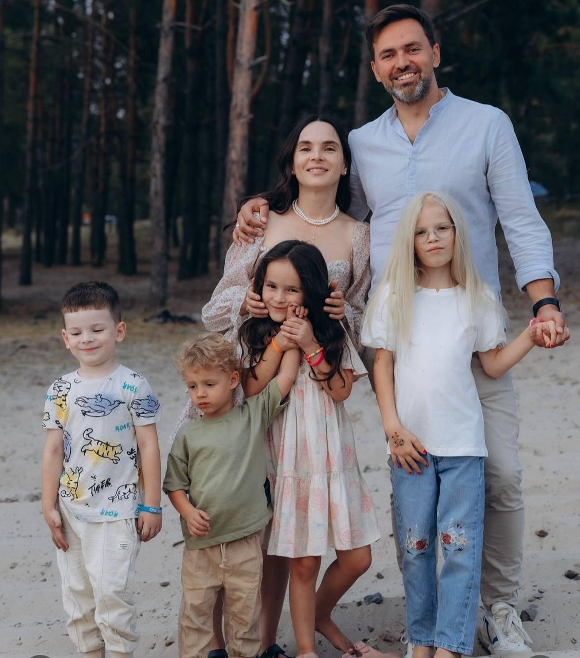 Інна та Тімур з дітьми / фото інстаграм Інни Мірошниченко Інна та Тімур з дітьми / фото інстаграм Інни Мірошниченко
