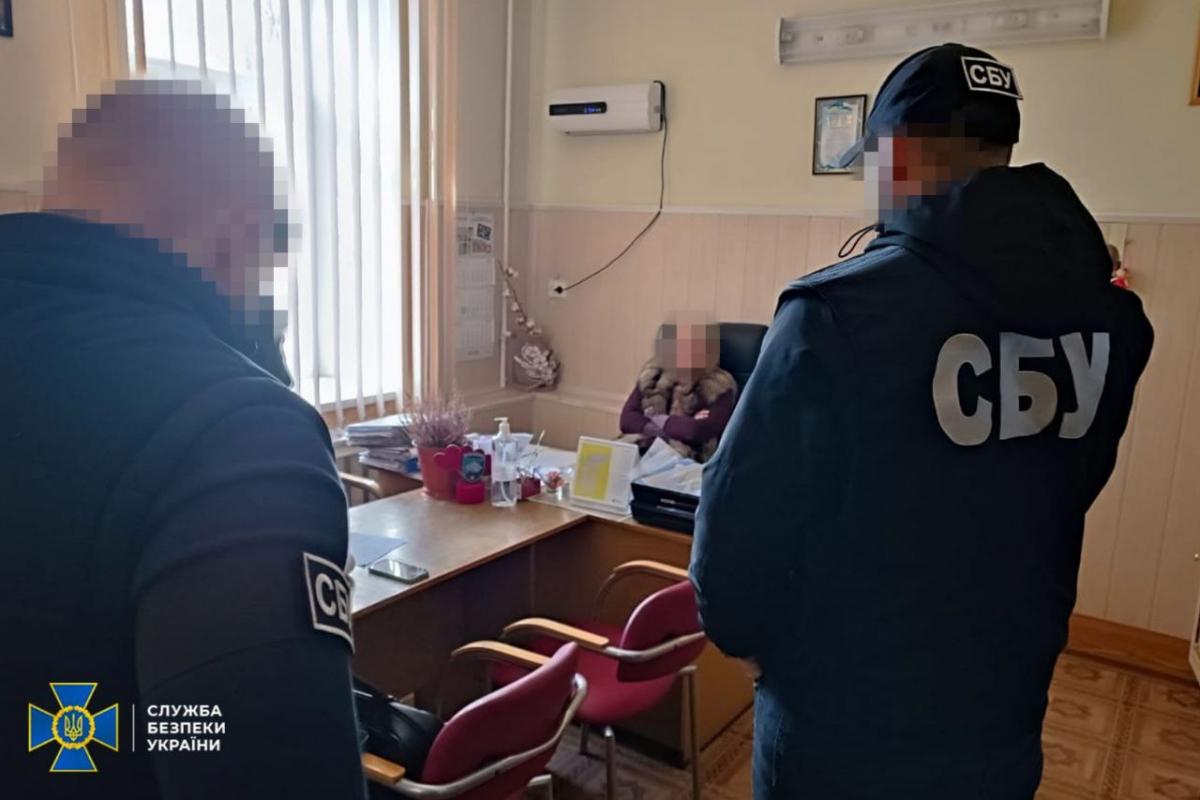 СБУ накрило чергову очільницю обласної МСЕК / фото СБУ СБУ накрило чергову очільницю обласної МСЕК / фото СБУ