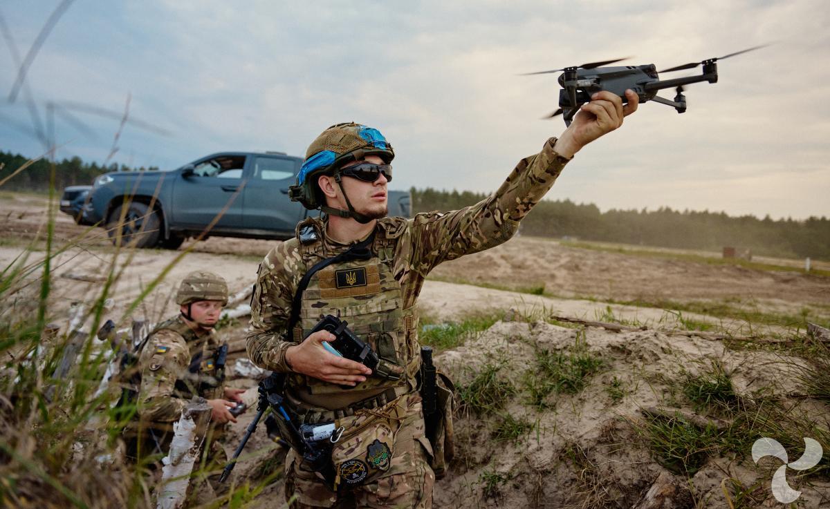 По словам военного, тяжелые ударные БпЛА скоро смогут частично заменить пилотируемые самолеты / фото предоставлено Павлом Гвозденко По словам военного, тяжелые ударные БпЛА скоро смогут частично заменить пилотируемые самолеты / фото предоставлено Павлом Гвозденко
