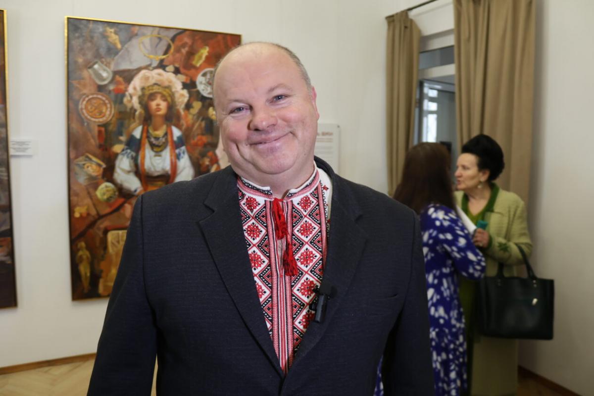 В Виннице презентовали художественный проект 'Украина сквозь века' народного художника Владимира Козюка В Виннице презентовали художественный проект 'Украина сквозь века' народного художника Владимира Козюка
