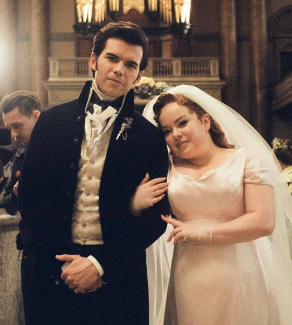 Никола с коллегой в сериале "Бриджертоны" / скриншот Instagram Никола с коллегой в сериале "Бриджертоны" / скриншот Instagram