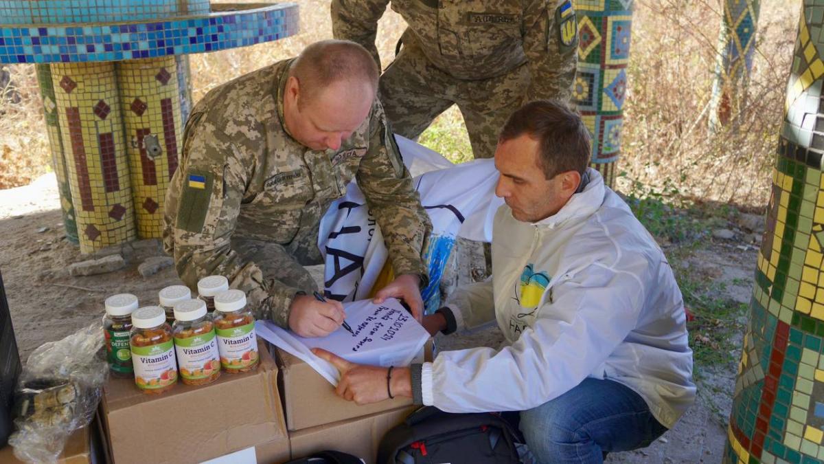 180-я миссия на передовую: БФ молодежной инициативы 'Надежда' обеспечил оборудованием стабпункты на востоке 180-я миссия на передовую: БФ молодежной инициативы 'Надежда' обеспечил оборудованием стабпункты на востоке