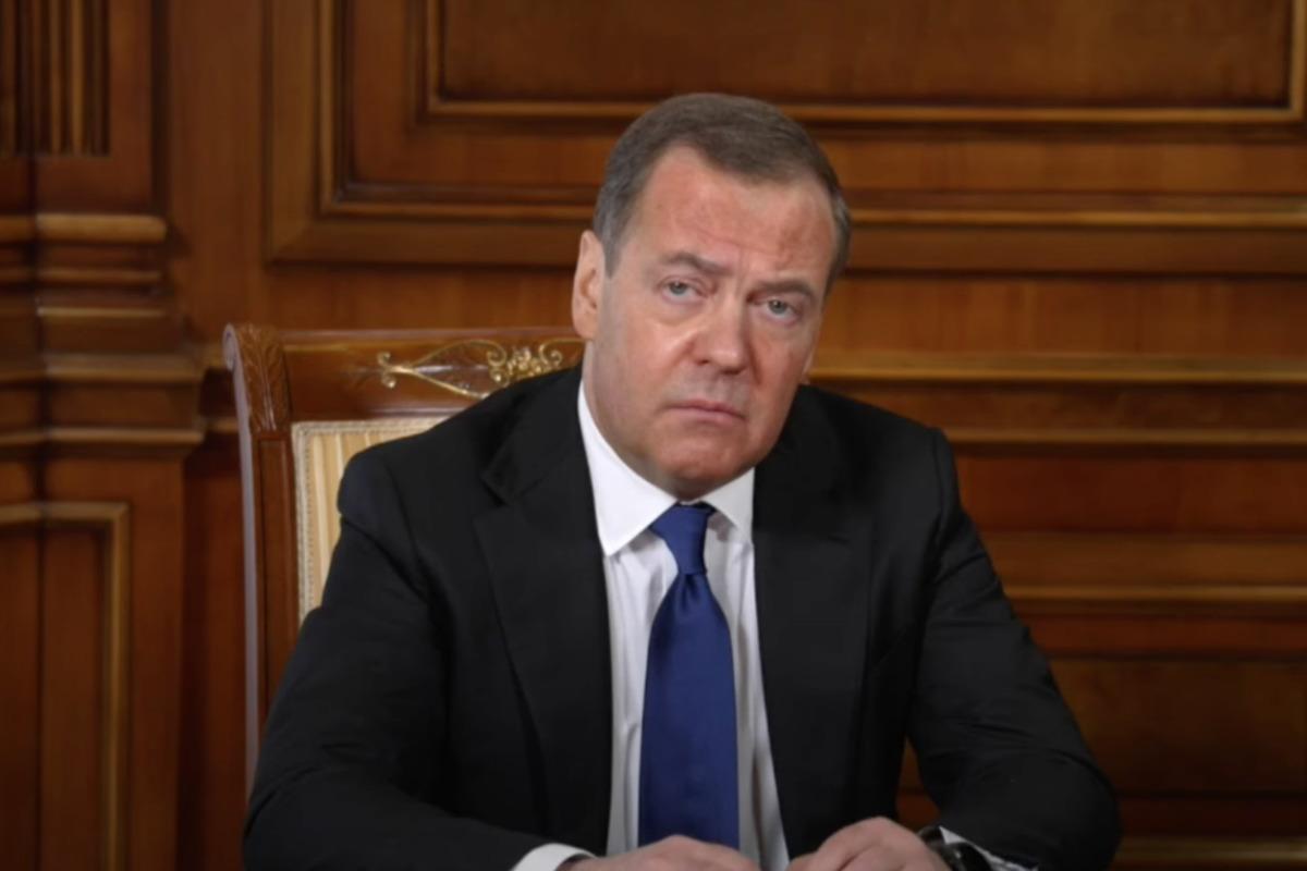 Медведєв вибухнув погрозами після відкриття в Україні першого заводу Rheinmetall / скріншот Медведєв вибухнув погрозами після відкриття в Україні першого заводу Rheinmetall / скріншот
