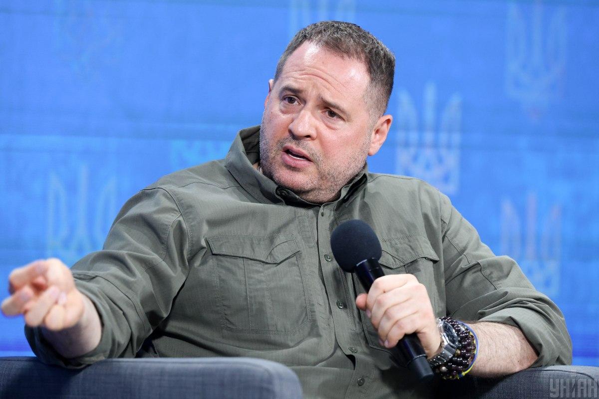 В то же время Ермак подчеркнул, что Украина продолжает защищать свою землю, несмотря на давление РФ / фото УНИАН В то же время Ермак подчеркнул, что Украина продолжает защищать свою землю, несмотря на давление РФ / фото УНИАН