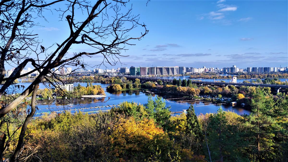 Пейзаж на Киев из ботсада Гришко / фото Марина Григоренко Пейзаж на Киев из ботсада Гришко / фото Марина Григоренко
