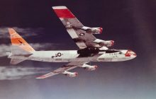 Американцы необычно раскрасили легендарный бомбардировщик B-52