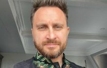 Лидер группы "Скай" получил контузию глаза: что произошло