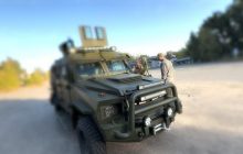 Владимир Кличко и "Украинская команда" привезли помощь защитникам на Донбасс