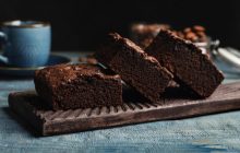 Справжній шоколадний Брауні за півгодини: 2 "ледачих" рецепти вологого десерту