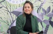 Известная ведущая призналась, что уже 3 года хранит прах отца: "Не можем с ним расстаться"