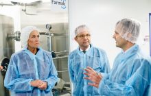 Міністри охорони здоров’я Швеції та України відвідали виробництво Farmak
