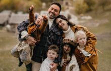 Мирошниченки ответили, как изменились их отношения с появлением 4-го ребенка: "Стали ближе"