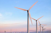 Умельцы создали крошечный дом внутри ветровой турбины: там есть все, что нужно для жизни