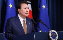 В Южной Корее суд выдал ордера на арест президента и обыск его офиса