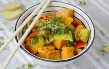 Идеально подойдет для вегетарианцев: шеф-повар поделилась рецептом арахисового карри