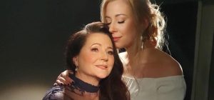 "Уже год, как вас нет": дочь Нины Матвиенко растрогала обращением к покойной матери