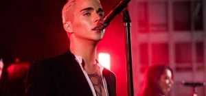 "Спасибо за опыт": певец Melovin расстался с женихом-военным