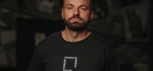 Известный ведущий закрутил роман с девушкой, у которой есть ребенок: "Не знал, как реагировать"