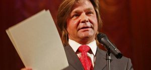 "Не засуджую": відомий актор розповів про брата, який обіймає керівну посаду в РФ