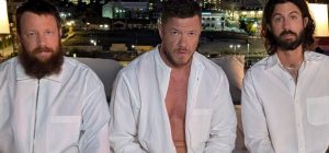 Во время выступления на сцене группа "Imagine Dragons" поддержала Украину (видео)