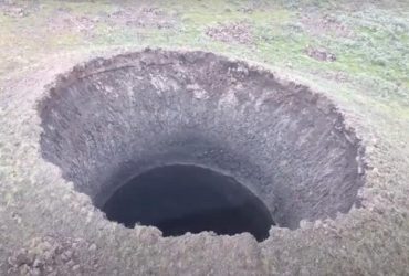 Десятирічна таємниця величезних кратерів у Сибіру нарешті розкрита