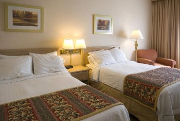 Що ніколи не можна зберігати під ліжком: експерти назвали 7 речей