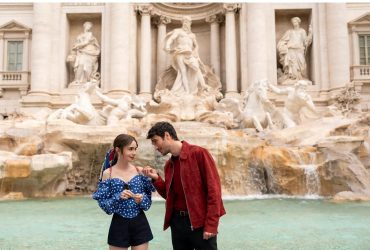 Гид по Риму призвал туристов не повторять ошибку героев популярного сериала: можно нарваться на штраф