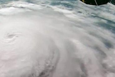 Разрушительный ураган Милтон движется на Флориду: люди бегут от надвигающейся катастрофы