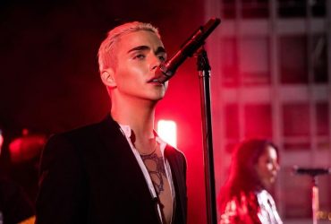 "Спасибо за опыт": певец Melovin расстался с женихом-военным